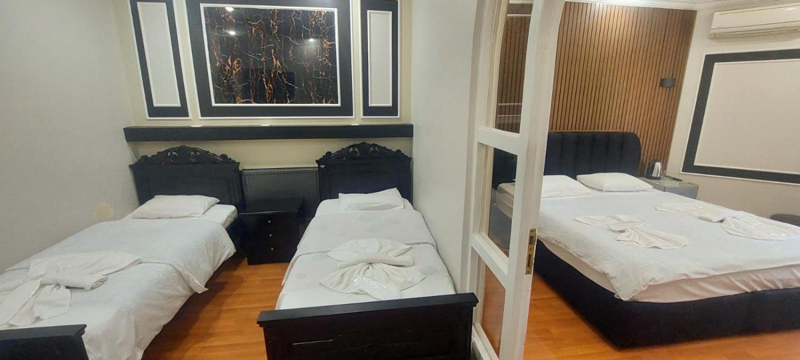 Metrepol Hotel Batumi Esterno foto
