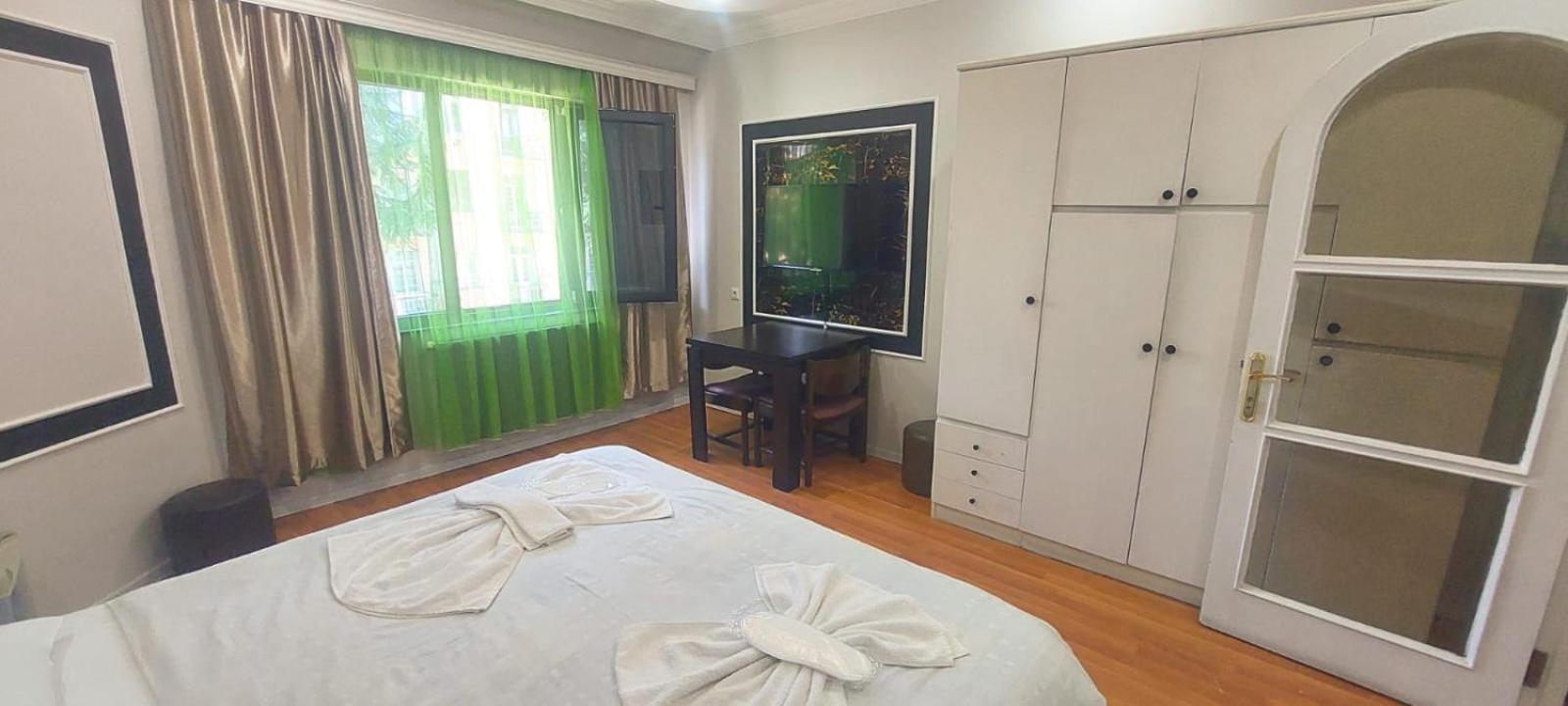 Metrepol Hotel Batumi Esterno foto