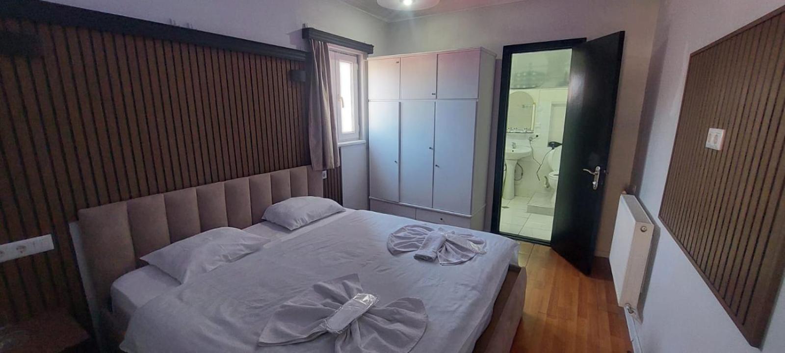 Metrepol Hotel Batumi Esterno foto