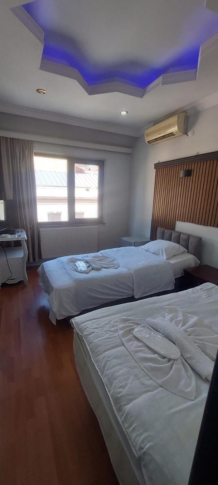 Metrepol Hotel Batumi Esterno foto