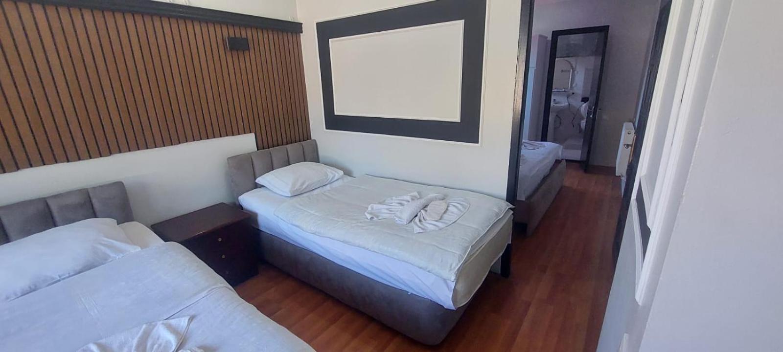 Metrepol Hotel Batumi Esterno foto