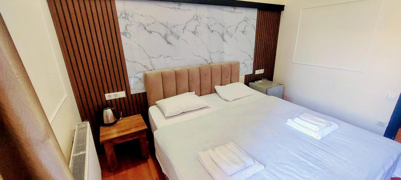 Metrepol Hotel Batumi Esterno foto