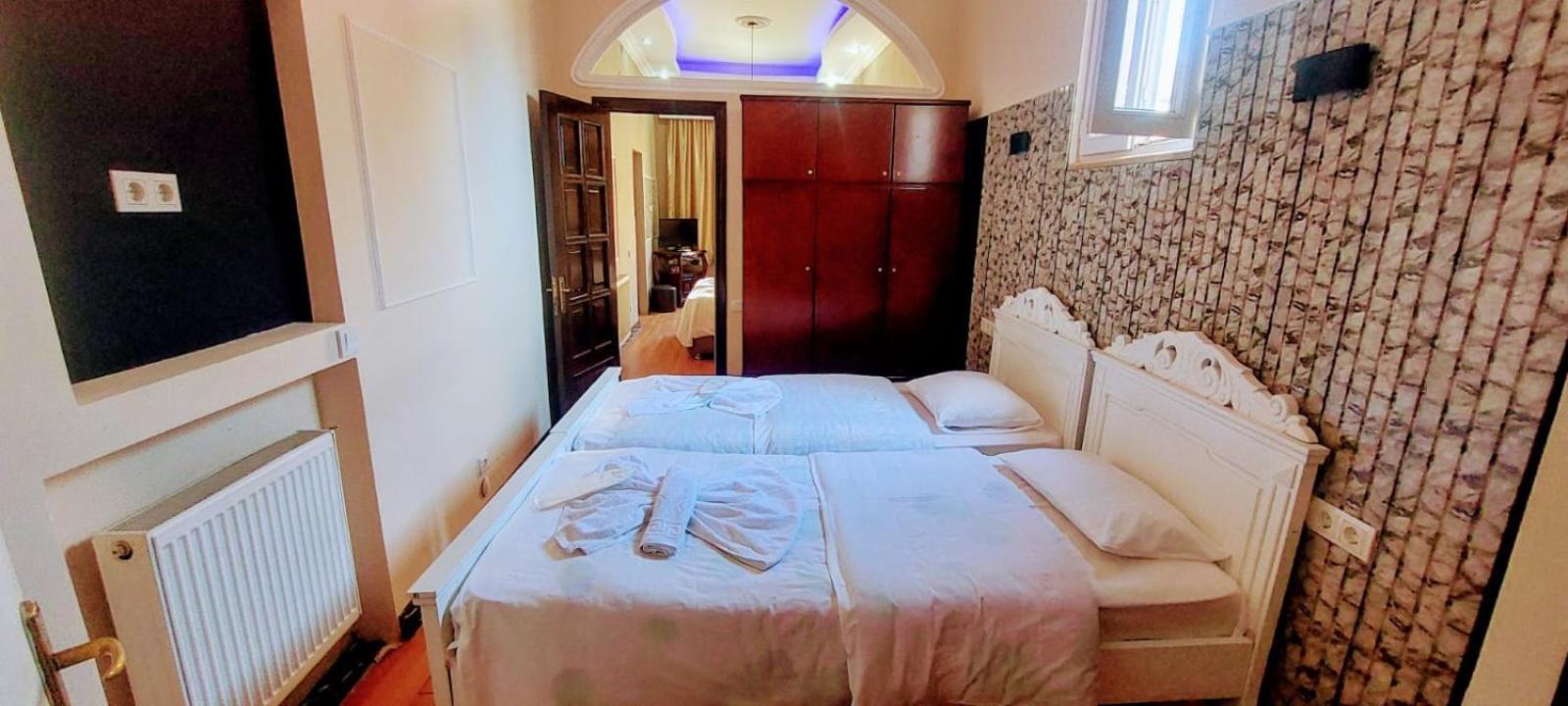 Metrepol Hotel Batumi Esterno foto